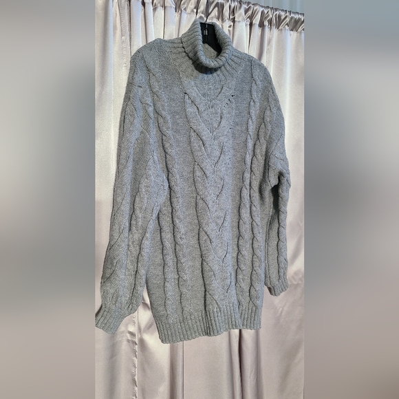 12th Tribe Sweater gray size small - Picture 2 of 7